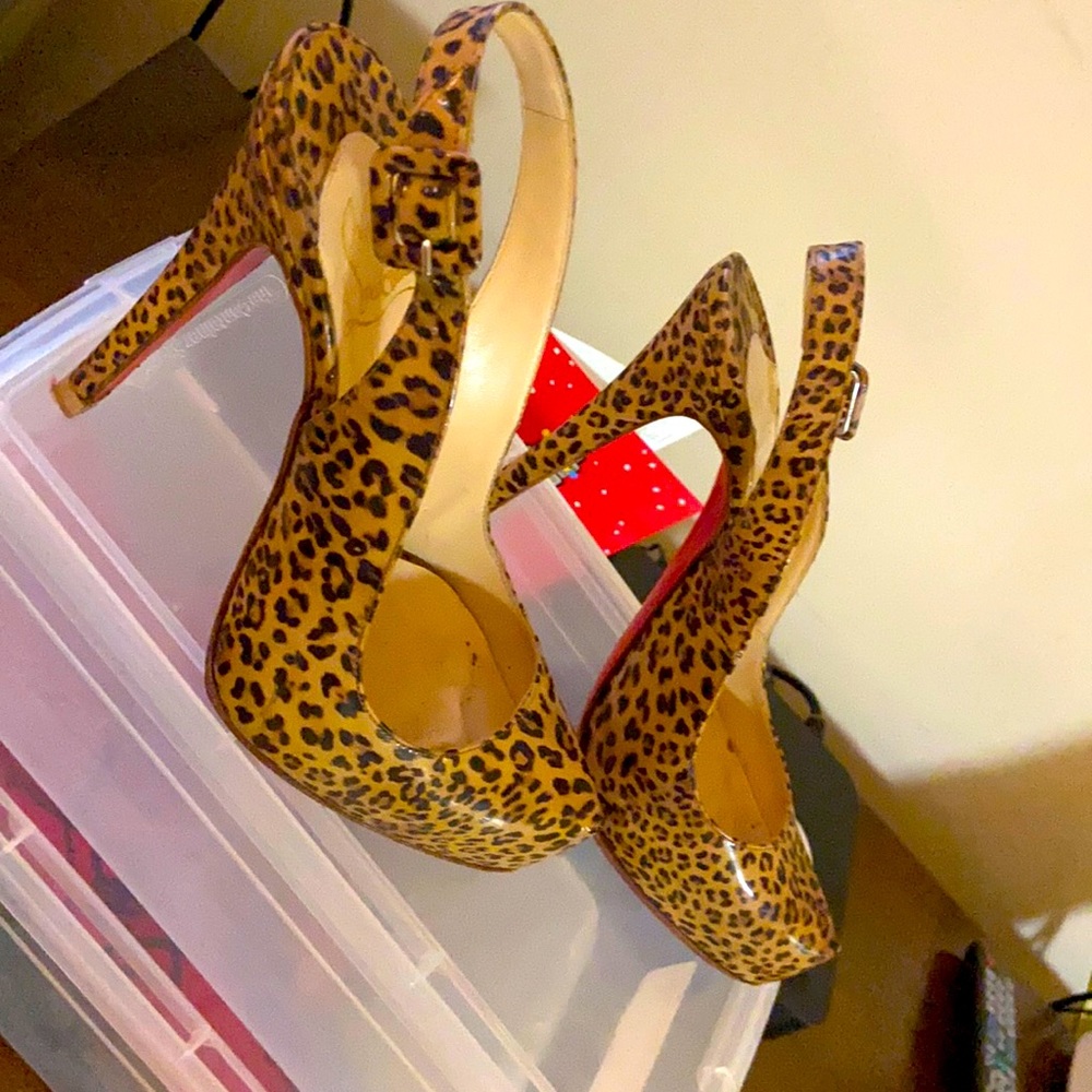 Louboutin cheetah slingback pump sz38/8